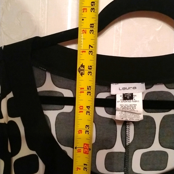 🌺Beautiful Laura black and white dress sz s silky and so comfortable - Picture 7 of 7
